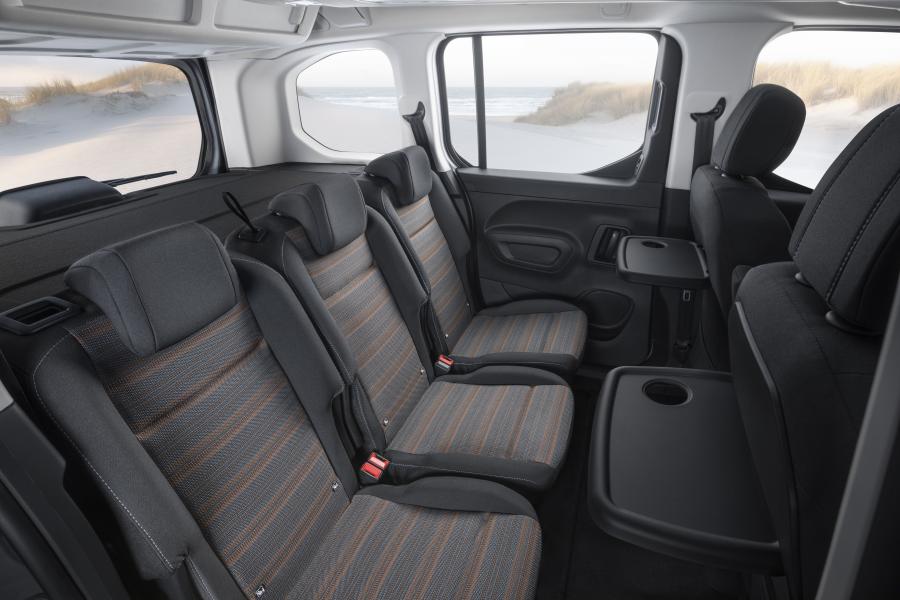 Интерьер Opel Combo Life 2018 года  (фото 33 из 44)